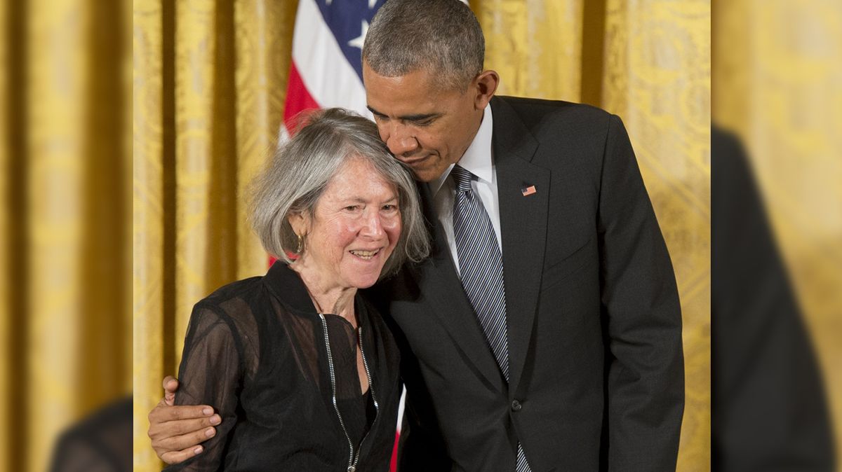 Nobelovu cenu za literaturu dostala americká básnířka Louise Glücková